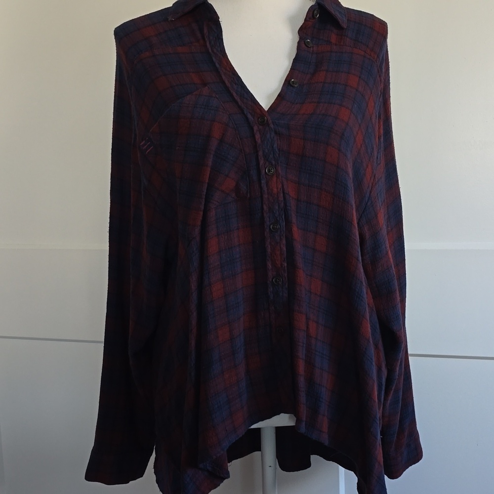 BDG Plaid Button-Up Shirt in Burgundy and Navy